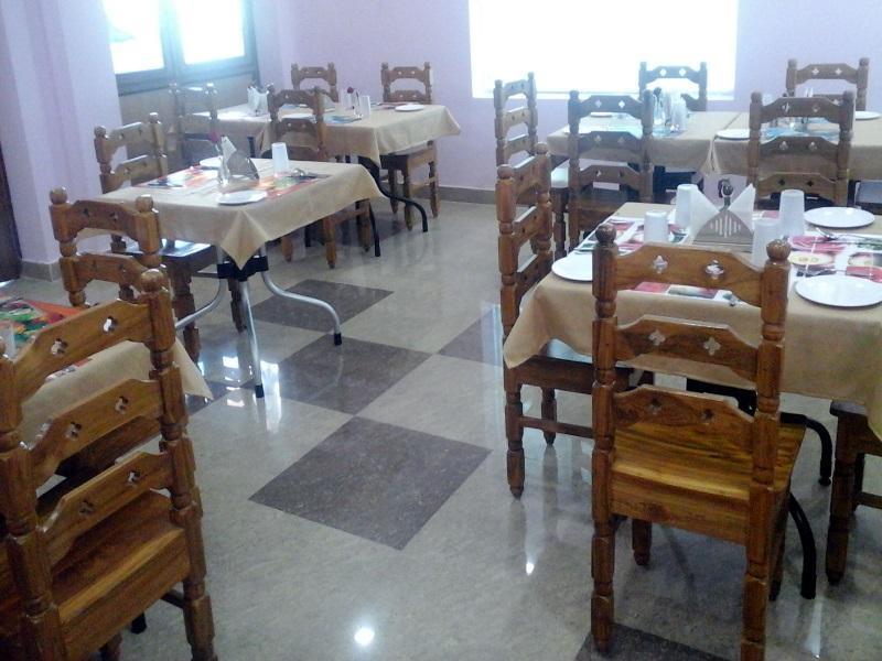 Hotel Sambit International, Near Sea Beach Puri Exterior foto